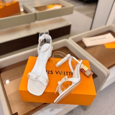 Louis Vuitton 官网夏日系列!完美楦型、 新品水钻高跟凉鞋🆕、官网同步更新 Lv电镀水钻“logo”饰以点 Louis Vuitton 官网夏日系列!完美楦型、 新品水钻高跟凉鞋🆕、官网同步更新 Lv电镀水钻“logo”饰以点
