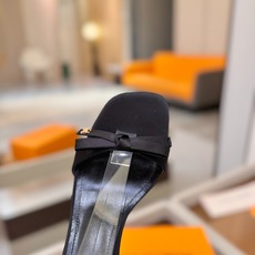 Louis Vuitton 官网夏日系列!完美楦型、 新品水钻高跟凉鞋🆕、官网同步更新 Lv电镀水钻“logo”饰以点 Louis Vuitton 官网夏日系列!完美楦型、 新品水钻高跟凉鞋🆕、官网同步更新 Lv电镀水钻“logo”饰以点