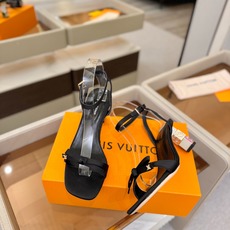Louis Vuitton 官网夏日系列!完美楦型、 新品水钻高跟凉鞋🆕、官网同步更新 Lv电镀水钻“logo”饰以点 Louis Vuitton 官网夏日系列!完美楦型、 新品水钻高跟凉鞋🆕、官网同步更新 Lv电镀水钻“logo”饰以点