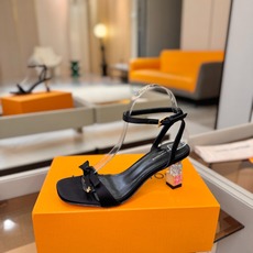 Louis Vuitton 官网夏日系列!完美楦型、 新品水钻高跟凉鞋🆕、官网同步更新 Lv电镀水钻“logo”饰以点 Louis Vuitton 官网夏日系列!完美楦型、 新品水钻高跟凉鞋🆕、官网同步更新 Lv电镀水钻“logo”饰以点
