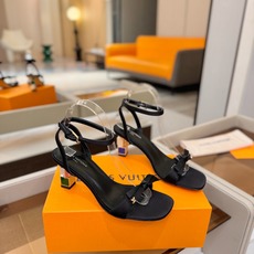 Louis Vuitton 官网夏日系列!完美楦型、 新品水钻高跟凉鞋🆕、官网同步更新 Lv电镀水钻“logo”饰以点 Louis Vuitton 官网夏日系列!完美楦型、 新品水钻高跟凉鞋🆕、官网同步更新 Lv电镀水钻“logo”饰以点