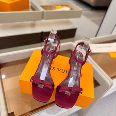 Louis Vuitton 官网夏日系列!完美楦型、 新品水钻高跟凉鞋🆕、官网同步更新 Lv电镀水钻“logo”饰以点 Louis Vuitton 官网夏日系列!完美楦型、 新品水钻高跟凉鞋🆕、官网同步更新 Lv电镀水钻“logo”饰以点