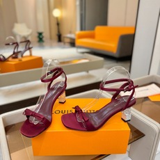 Louis Vuitton 官网夏日系列!完美楦型、 新品水钻高跟凉鞋🆕、官网同步更新 Lv电镀水钻“logo”饰以点 Louis Vuitton 官网夏日系列!完美楦型、 新品水钻高跟凉鞋🆕、官网同步更新 Lv电镀水钻“logo”饰以点