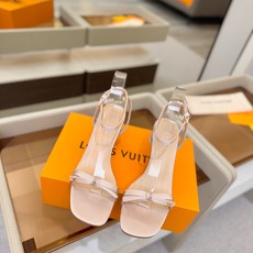 Louis Vuitton 官网夏日系列!完美楦型、 新品水钻高跟凉鞋🆕、官网同步更新 Lv电镀水钻“logo”饰以点 Louis Vuitton 官网夏日系列!完美楦型、 新品水钻高跟凉鞋🆕、官网同步更新 Lv电镀水钻“logo”饰以点