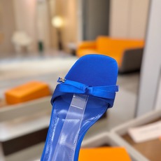 Louis Vuitton 官网夏日系列!完美楦型、 新品水钻高跟凉鞋🆕、官网同步更新 Lv电镀水钻“logo”饰以点 Louis Vuitton 官网夏日系列!完美楦型、 新品水钻高跟凉鞋🆕、官网同步更新 Lv电镀水钻“logo”饰以点