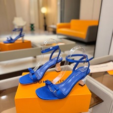 Louis Vuitton 官网夏日系列!完美楦型、 新品水钻高跟凉鞋🆕、官网同步更新 Lv电镀水钻“logo”饰以点 Louis Vuitton 官网夏日系列!完美楦型、 新品水钻高跟凉鞋🆕、官网同步更新 Lv电镀水钻“logo”饰以点
