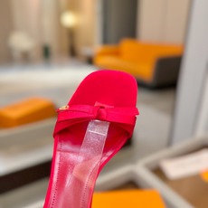 Louis Vuitton 官网夏日系列!完美楦型、 新品水钻高跟凉鞋🆕、官网同步更新 Lv电镀水钻“logo”饰以点 Louis Vuitton 官网夏日系列!完美楦型、 新品水钻高跟凉鞋🆕、官网同步更新 Lv电镀水钻“logo”饰以点