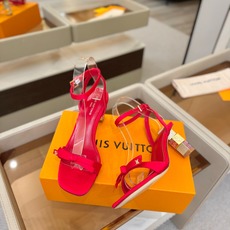 Louis Vuitton 官网夏日系列!完美楦型、 新品水钻高跟凉鞋🆕、官网同步更新 Lv电镀水钻“logo”饰以点 Louis Vuitton 官网夏日系列!完美楦型、 新品水钻高跟凉鞋🆕、官网同步更新 Lv电镀水钻“logo”饰以点