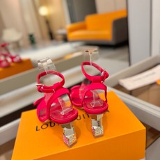 Louis Vuitton 官网夏日系列!完美楦型、 新品水钻高跟凉鞋🆕、官网同步更新 Lv电镀水钻“logo”饰以点 Louis Vuitton 官网夏日系列!完美楦型、 新品水钻高跟凉鞋🆕、官网同步更新 Lv电镀水钻“logo”饰以点
