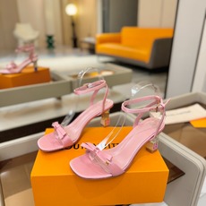 Louis Vuitton 官网夏日系列!完美楦型、 新品水钻高跟凉鞋🆕、官网同步更新 Lv电镀水钻“logo”饰以点 Louis Vuitton 官网夏日系列!完美楦型、 新品水钻高跟凉鞋🆕、官网同步更新 Lv电镀水钻“logo”饰以点