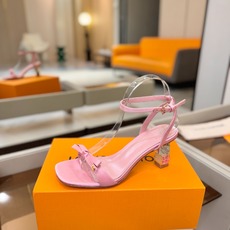 Louis Vuitton 官网夏日系列!完美楦型、 新品水钻高跟凉鞋🆕、官网同步更新 Lv电镀水钻“logo”饰以点 Louis Vuitton 官网夏日系列!完美楦型、 新品水钻高跟凉鞋🆕、官网同步更新 Lv电镀水钻“logo”饰以点