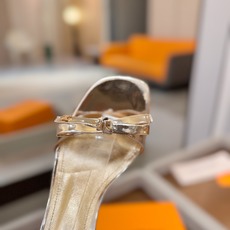Louis Vuitton 官网夏日系列!完美楦型、 新品水钻高跟凉鞋🆕、官网同步更新 Lv电镀水钻“logo”饰以点 Louis Vuitton 官网夏日系列!完美楦型、 新品水钻高跟凉鞋🆕、官网同步更新 Lv电镀水钻“logo”饰以点