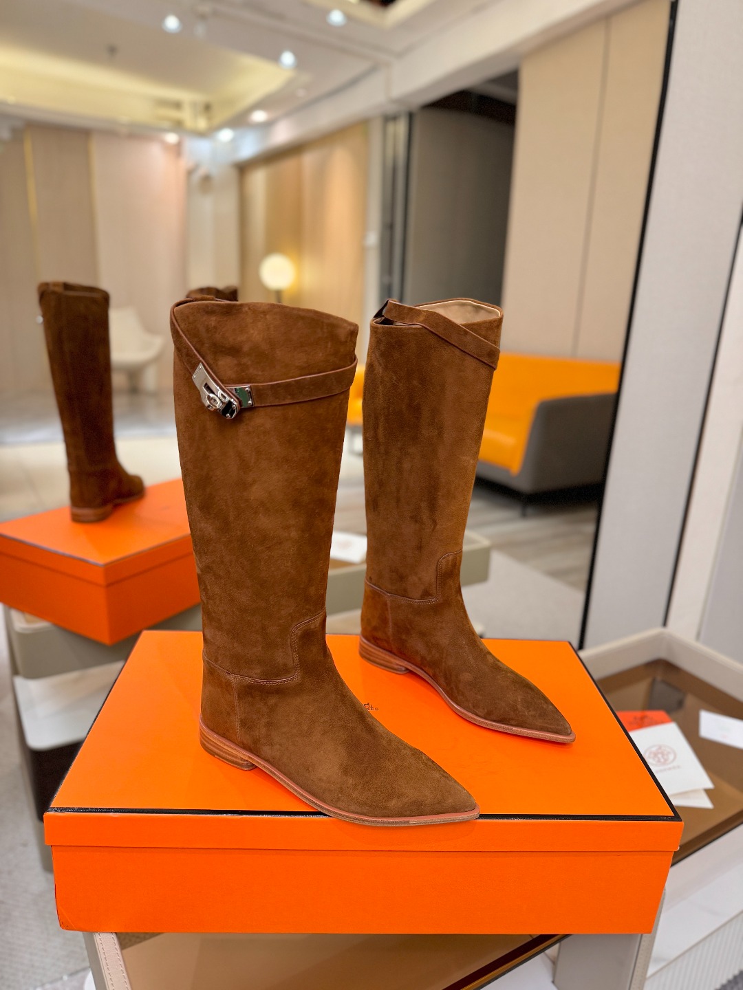 Hermes 🐴 高级 辣妹 爱马仕 justine 小牛皮 圆头套筒 骑士筒靴顶级牛品匠心好货!!经典再现拒绝不了的款 Hermes 🐴 高级 辣妹 爱马仕 justine 小牛皮 圆头套筒 骑士筒靴顶级牛品匠心好货!!经典再现拒绝不了的款