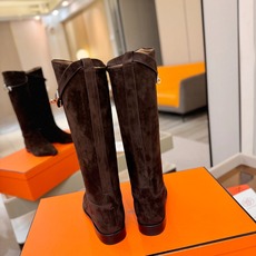Hermes 🐴 高级 辣妹 爱马仕 justine 小牛皮 圆头套筒 骑士筒靴顶级牛品匠心好货!!经典再现拒绝不了的款 Hermes 🐴 高级 辣妹 爱马仕 justine 小牛皮 圆头套筒 骑士筒靴顶级牛品匠心好货!!经典再现拒绝不了的款