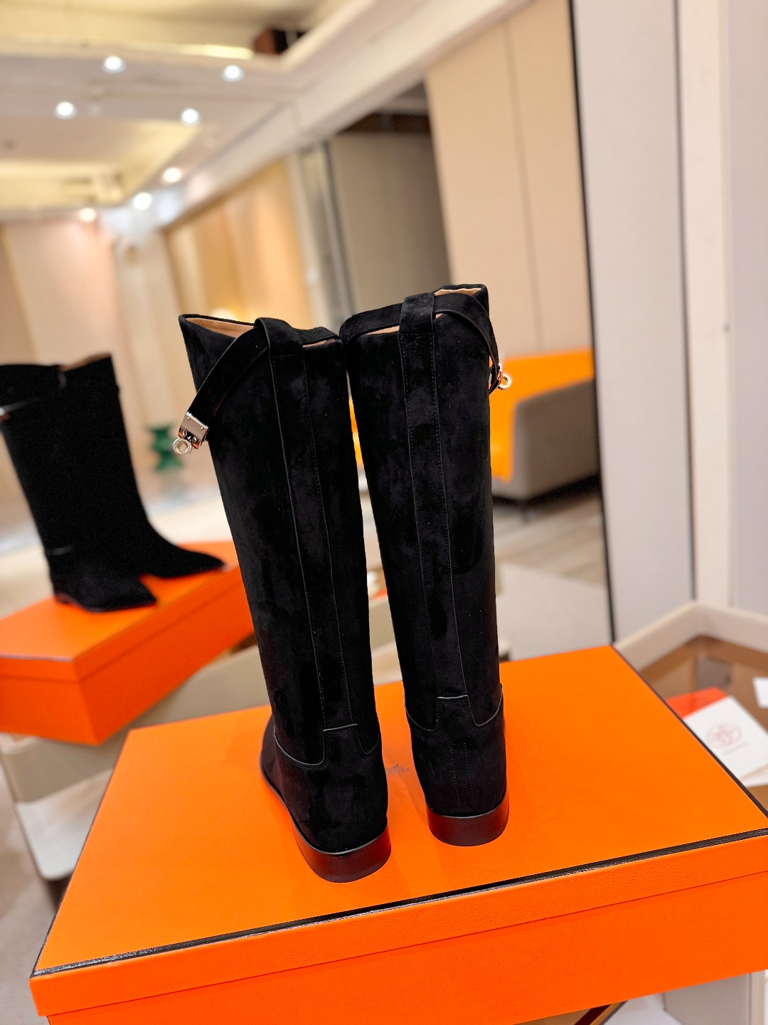 Hermes 🐴 高级 辣妹 爱马仕 justine 小牛皮 圆头套筒 骑士筒靴顶级牛品匠心好货!!经典再现拒绝不了的款 Hermes 🐴 高级 辣妹 爱马仕 justine 小牛皮 圆头套筒 骑士筒靴顶级牛品匠心好货!!经典再现拒绝不了的款