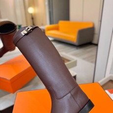 Hermes🐴 高级辣妹kelly Jumping骑士靴顶级牛品匠心好货!!经典再现拒绝不了的款式谁穿都好看 Hermes🐴 高级辣妹kelly Jumping骑士靴顶级牛品匠心好货!!经典再现拒绝不了的款式谁穿都好看