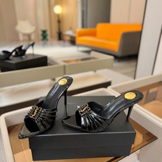 YSL「SAINT LAURENT*」 夏季新品 尖头优雅大气高跟拖鞋 —————————— 尖头设计拉长腿部线条, YSL「SAINT LAURENT*」 夏季新品 尖头优雅大气高跟拖鞋 —————————— 尖头设计拉长腿部线条,