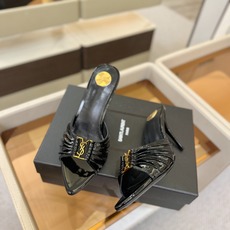 YSL「SAINT LAURENT*」 夏季新品 尖头优雅大气高跟拖鞋 —————————— 尖头设计拉长腿部线条, YSL「SAINT LAURENT*」 夏季新品 尖头优雅大气高跟拖鞋 —————————— 尖头设计拉长腿部线条,