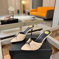 YSL「SAINT LAURENT*」 夏季新品 尖头优雅大气高跟拖鞋 —————————— 尖头设计拉长腿部线条, YSL「SAINT LAURENT*」 夏季新品 尖头优雅大气高跟拖鞋 —————————— 尖头设计拉长腿部线条,