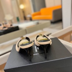 YSL「SAINT LAURENT*」 夏季新品 尖头优雅大气高跟拖鞋 —————————— 尖头设计拉长腿部线条, YSL「SAINT LAURENT*」 夏季新品 尖头优雅大气高跟拖鞋 —————————— 尖头设计拉长腿部线条,