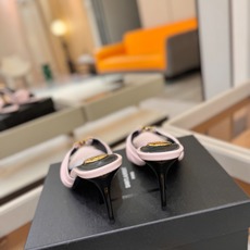 YSL「SAINT LAURENT*」 夏季新品 尖头优雅大气高跟拖鞋 —————————— 尖头设计拉长腿部线条, YSL「SAINT LAURENT*」 夏季新品 尖头优雅大气高跟拖鞋 —————————— 尖头设计拉长腿部线条,