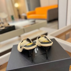 YSL「SAINT LAURENT*」 夏季新品 尖头优雅大气高跟拖鞋 —————————— 尖头设计拉长腿部线条, YSL「SAINT LAURENT*」 夏季新品 尖头优雅大气高跟拖鞋 —————————— 尖头设计拉长腿部线条,
