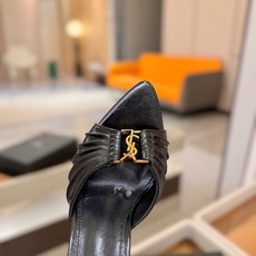 YSL「SAINT LAURENT*」 夏季新品 尖头优雅大气高跟拖鞋 —————————— 尖头设计拉长腿部线条, YSL「SAINT LAURENT*」 夏季新品 尖头优雅大气高跟拖鞋 —————————— 尖头设计拉长腿部线条,