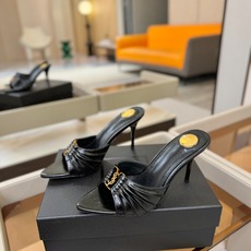 YSL「SAINT LAURENT*」 夏季新品 尖头优雅大气高跟拖鞋 —————————— 尖头设计拉长腿部线条, YSL「SAINT LAURENT*」 夏季新品 尖头优雅大气高跟拖鞋 —————————— 尖头设计拉长腿部线条,