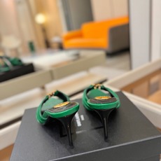 YSL「SAINT LAURENT*」 夏季新品 尖头优雅大气高跟拖鞋 —————————— 尖头设计拉长腿部线条, YSL「SAINT LAURENT*」 夏季新品 尖头优雅大气高跟拖鞋 —————————— 尖头设计拉长腿部线条,