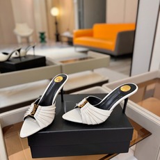 YSL「SAINT LAURENT*」 夏季新品 尖头优雅大气高跟拖鞋 —————————— 尖头设计拉长腿部线条, YSL「SAINT LAURENT*」 夏季新品 尖头优雅大气高跟拖鞋 —————————— 尖头设计拉长腿部线条,