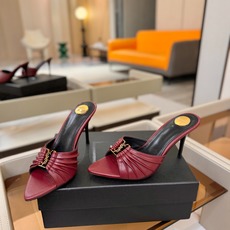 YSL「SAINT LAURENT*」 夏季新品 尖头优雅大气高跟拖鞋 —————————— 尖头设计拉长腿部线条, YSL「SAINT LAURENT*」 夏季新品 尖头优雅大气高跟拖鞋 —————————— 尖头设计拉长腿部线条,