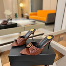 YSL「SAINT LAURENT*」 夏季新品 尖头优雅大气高跟拖鞋 —————————— 尖头设计拉长腿部线条, YSL「SAINT LAURENT*」 夏季新品 尖头优雅大气高跟拖鞋 —————————— 尖头设计拉长腿部线条,