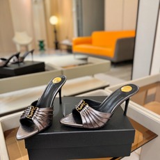 YSL「SAINT LAURENT*」 夏季新品 尖头优雅大气高跟拖鞋 —————————— 尖头设计拉长腿部线条, YSL「SAINT LAURENT*」 夏季新品 尖头优雅大气高跟拖鞋 —————————— 尖头设计拉长腿部线条,