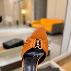 YSL「SAINT LAURENT*」 夏季新品 尖头优雅大气高跟拖鞋 —————————— 尖头设计拉长腿部线条, YSL「SAINT LAURENT*」 夏季新品 尖头优雅大气高跟拖鞋 —————————— 尖头设计拉长腿部线条,