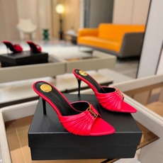 YSL「SAINT LAURENT*」 夏季新品 尖头优雅大气高跟拖鞋 —————————— 尖头设计拉长腿部线条, YSL「SAINT LAURENT*」 夏季新品 尖头优雅大气高跟拖鞋 —————————— 尖头设计拉长腿部线条,