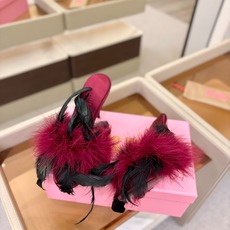 🤍 Paris Texas 真正的奢华,往往赢在敢于打破常规的勇气。Paris Texas ,羽毛拖鞋,把云朵般的温 🤍 Paris Texas 真正的奢华,往往赢在敢于打破常规的勇气。Paris Texas ,羽毛拖鞋,把云朵般的温