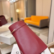 专柜正品级定制版本 GIVENCHY纪梵希 Shark Lock 系列 弧形圆条扣短靴 新款,市面最高版本👍👍👍 纪梵希 专柜正品级定制版本 GIVENCHY纪梵希 Shark Lock 系列 弧形圆条扣短靴 新款,市面最高版本👍👍👍 纪梵希