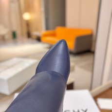 专柜正品级定制版本 GIVENCHY纪梵希 Shark Lock 系列 弧形圆条扣短靴 新款,市面最高版本👍👍👍 纪梵希 专柜正品级定制版本 GIVENCHY纪梵希 Shark Lock 系列 弧形圆条扣短靴 新款,市面最高版本👍👍👍 纪梵希