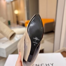 专柜正品级定制版本 GIVENCHY纪梵希 Shark Lock 系列 弧形圆条扣长靴 新款,市面最高版本👍👍👍 纪梵希 专柜正品级定制版本 GIVENCHY纪梵希 Shark Lock 系列 弧形圆条扣长靴 新款,市面最高版本👍👍👍 纪梵希