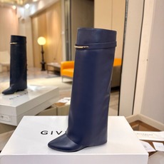 专柜正品级定制版本 GIVENCHY纪梵希 Shark Lock 系列 弧形圆条扣长靴 新款,市面最高版本👍👍👍 纪梵希 专柜正品级定制版本 GIVENCHY纪梵希 Shark Lock 系列 弧形圆条扣长靴 新款,市面最高版本👍👍👍 纪梵希