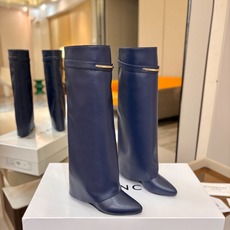 专柜正品级定制版本 GIVENCHY纪梵希 Shark Lock 系列 弧形圆条扣长靴 新款,市面最高版本👍👍👍 纪梵希 专柜正品级定制版本 GIVENCHY纪梵希 Shark Lock 系列 弧形圆条扣长靴 新款,市面最高版本👍👍👍 纪梵希