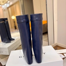 专柜正品级定制版本 GIVENCHY纪梵希 Shark Lock 系列 弧形圆条扣长靴 新款,市面最高版本👍👍👍 纪梵希 专柜正品级定制版本 GIVENCHY纪梵希 Shark Lock 系列 弧形圆条扣长靴 新款,市面最高版本👍👍👍 纪梵希