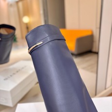 专柜正品级定制版本 GIVENCHY纪梵希 Shark Lock 系列 弧形圆条扣长靴 新款,市面最高版本👍👍👍 纪梵希 专柜正品级定制版本 GIVENCHY纪梵希 Shark Lock 系列 弧形圆条扣长靴 新款,市面最高版本👍👍👍 纪梵希