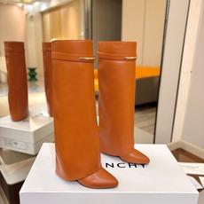 专柜正品级定制版本 GIVENCHY纪梵希 Shark Lock 系列 弧形圆条扣长靴 新款,市面最高版本👍👍👍 纪梵希 专柜正品级定制版本 GIVENCHY纪梵希 Shark Lock 系列 弧形圆条扣长靴 新款,市面最高版本👍👍👍 纪梵希