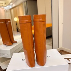 专柜正品级定制版本 GIVENCHY纪梵希 Shark Lock 系列 弧形圆条扣长靴 新款,市面最高版本👍👍👍 纪梵希 专柜正品级定制版本 GIVENCHY纪梵希 Shark Lock 系列 弧形圆条扣长靴 新款,市面最高版本👍👍👍 纪梵希