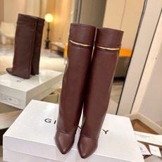 专柜正品级定制版本 GIVENCHY纪梵希 Shark Lock 系列 弧形圆条扣长靴 新款,市面最高版本👍👍👍 纪梵希 专柜正品级定制版本 GIVENCHY纪梵希 Shark Lock 系列 弧形圆条扣长靴 新款,市面最高版本👍👍👍 纪梵希