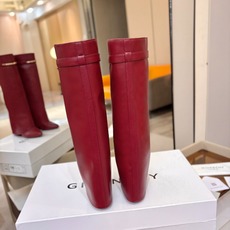 专柜正品级定制版本 GIVENCHY纪梵希 Shark Lock 系列 弧形圆条扣长靴 新款,市面最高版本👍👍👍 纪梵希 专柜正品级定制版本 GIVENCHY纪梵希 Shark Lock 系列 弧形圆条扣长靴 新款,市面最高版本👍👍👍 纪梵希