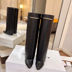 专柜正品级定制版本 GIVENCHY纪梵希 Shark Lock 系列 弧形圆条扣长靴 新款,市面最高版本👍👍👍 纪梵希 专柜正品级定制版本 GIVENCHY纪梵希 Shark Lock 系列 弧形圆条扣长靴 新款,市面最高版本👍👍👍 纪梵希