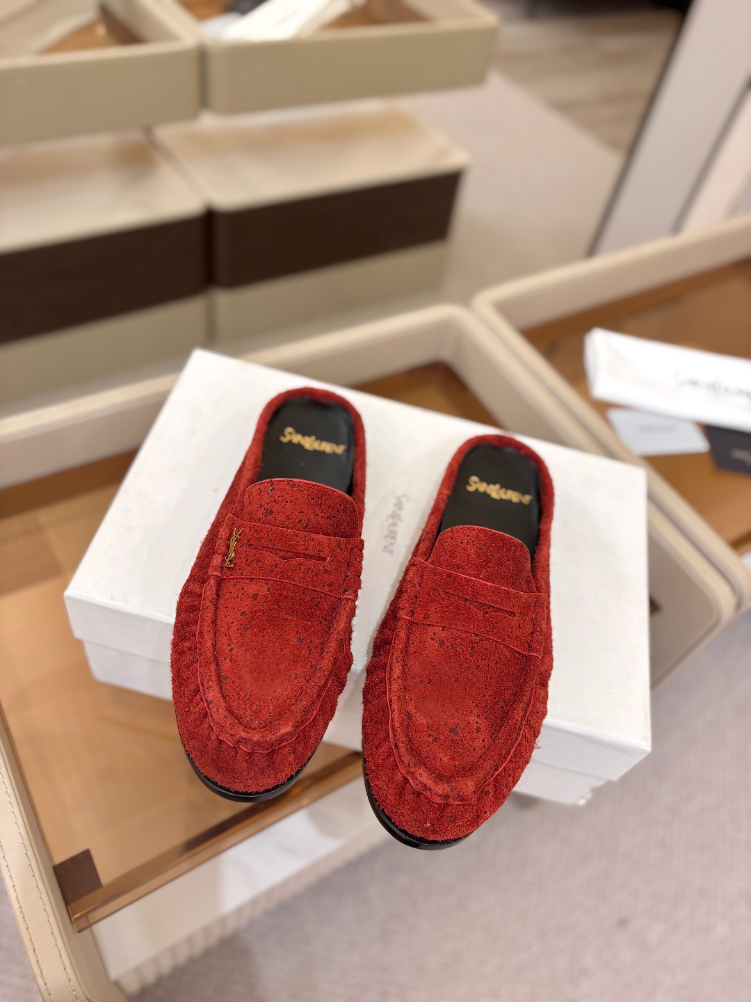 (情侣款) SAINT LAURENT/圣罗兰新款褶皱乐福鞋系列🤝🤝 YSL女孩的松弛感真的被狠狠拿捏 简直是高级感作弊 (情侣款) SAINT LAURENT/圣罗兰新款褶皱乐福鞋系列🤝🤝 YSL女孩的松弛感真的被狠狠拿捏 简直是高级感作弊