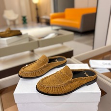 (情侣款) SAINT LAURENT/圣罗兰新款褶皱乐福鞋系列🤝🤝 YSL女孩的松弛感真的被狠狠拿捏 简直是高级感作弊 (情侣款) SAINT LAURENT/圣罗兰新款褶皱乐福鞋系列🤝🤝 YSL女孩的松弛感真的被狠狠拿捏 简直是高级感作弊